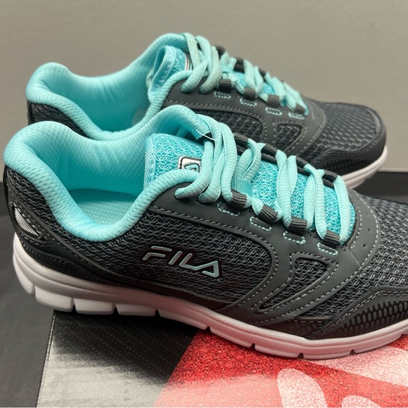 Fila women’s running shoes - Brand new in box - Size 6.5 - Picture 2 of 8